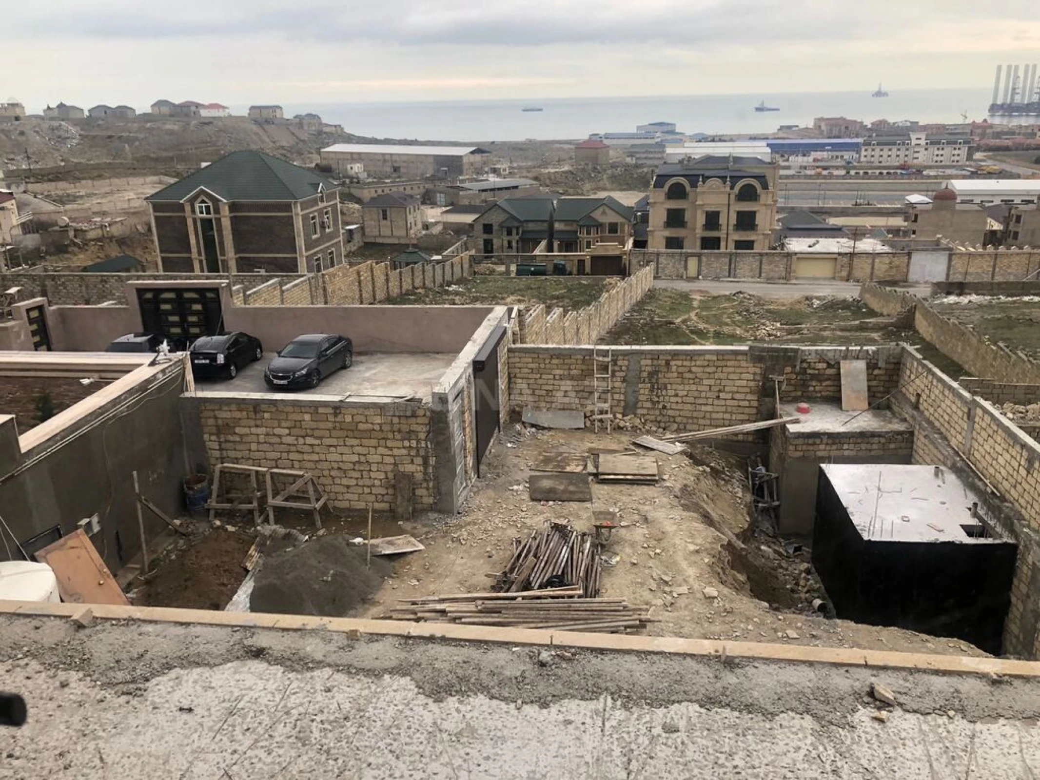 Satılır 7 otaqlı həyət evi 540 m²