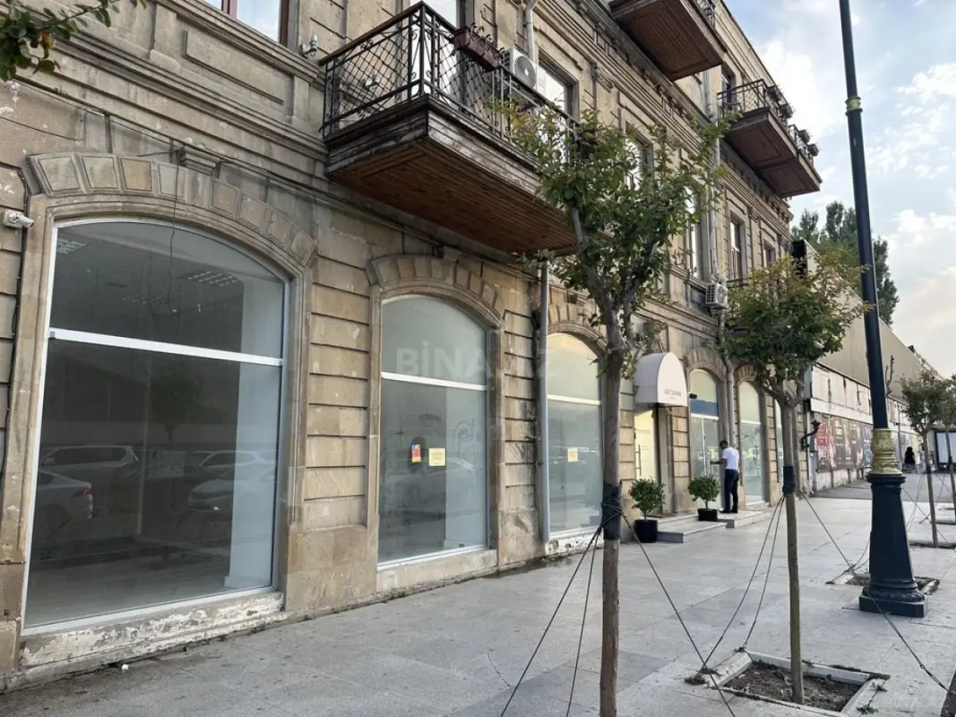 Kirayə verilir obyekt 300 m²
