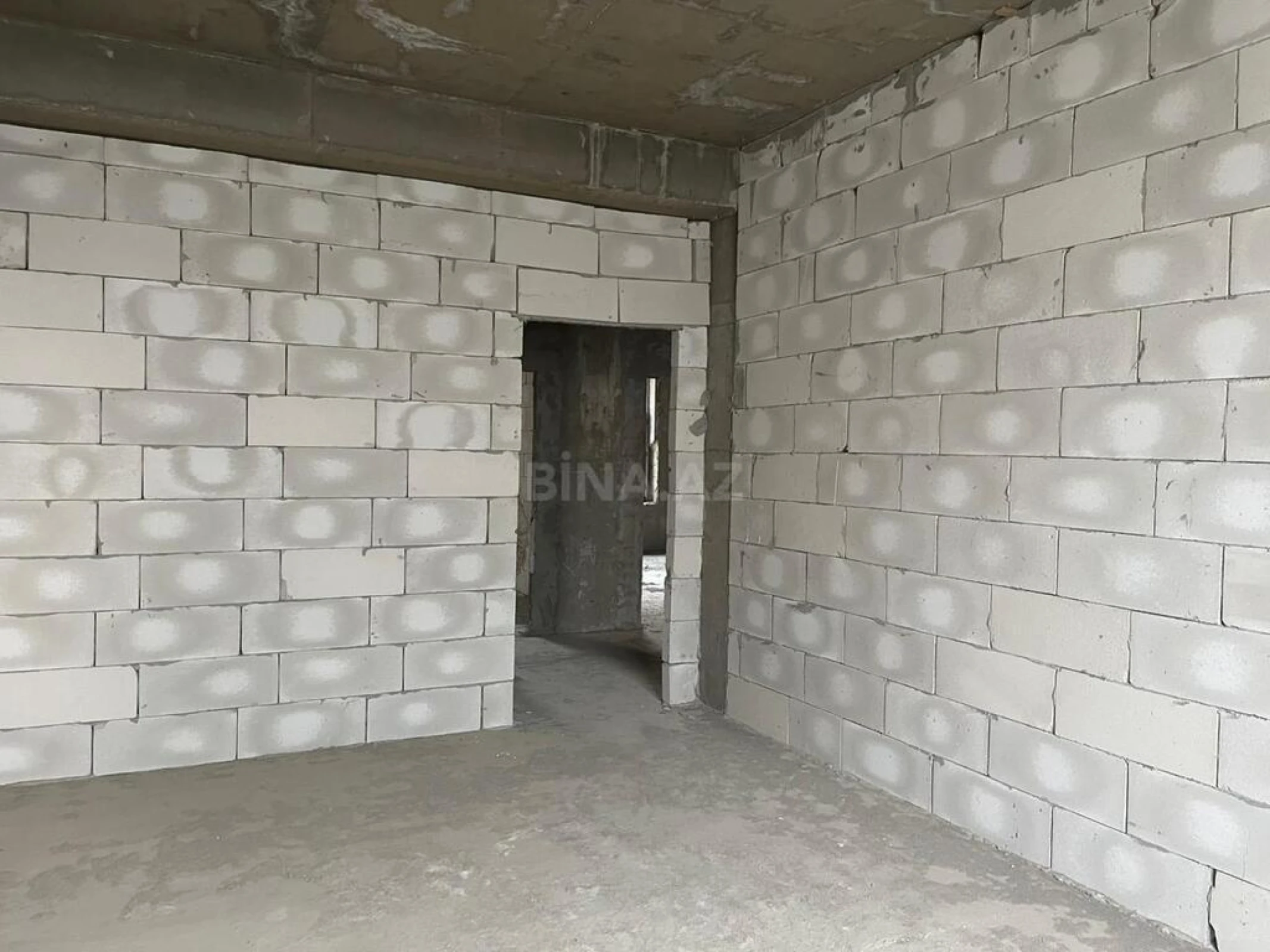 Satılır 2 otaqlı mənzil 75 m²