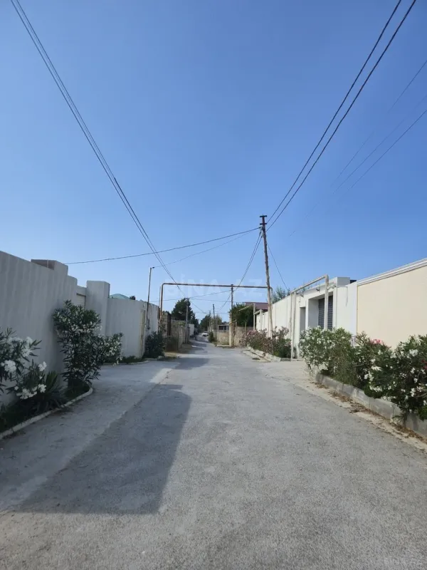 Satılır 6 otaqlı həyət evi 250 m²