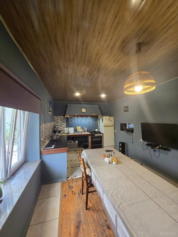 Satılır 6 otaqlı həyət evi 250 m²