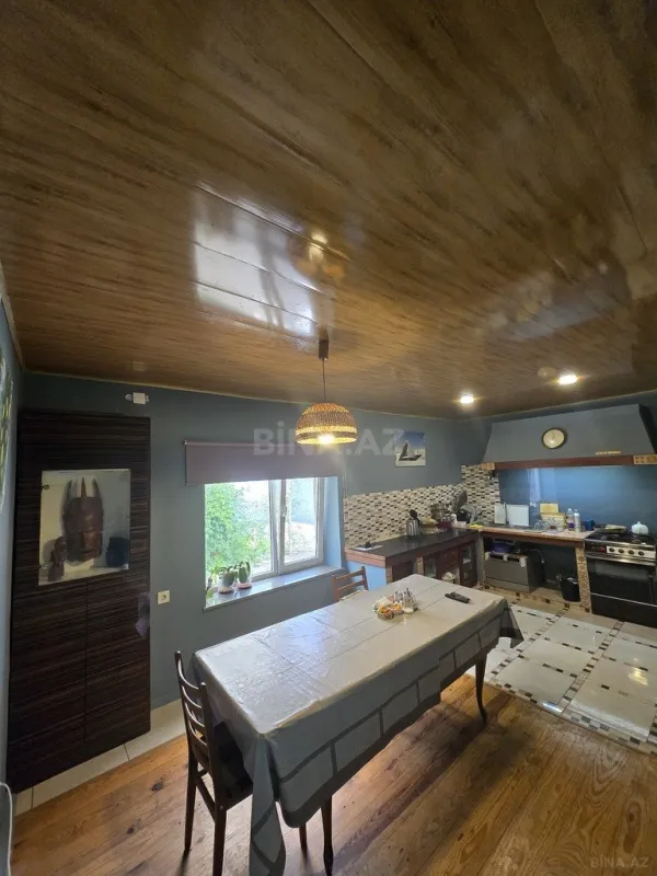 Satılır 6 otaqlı həyət evi 250 m²