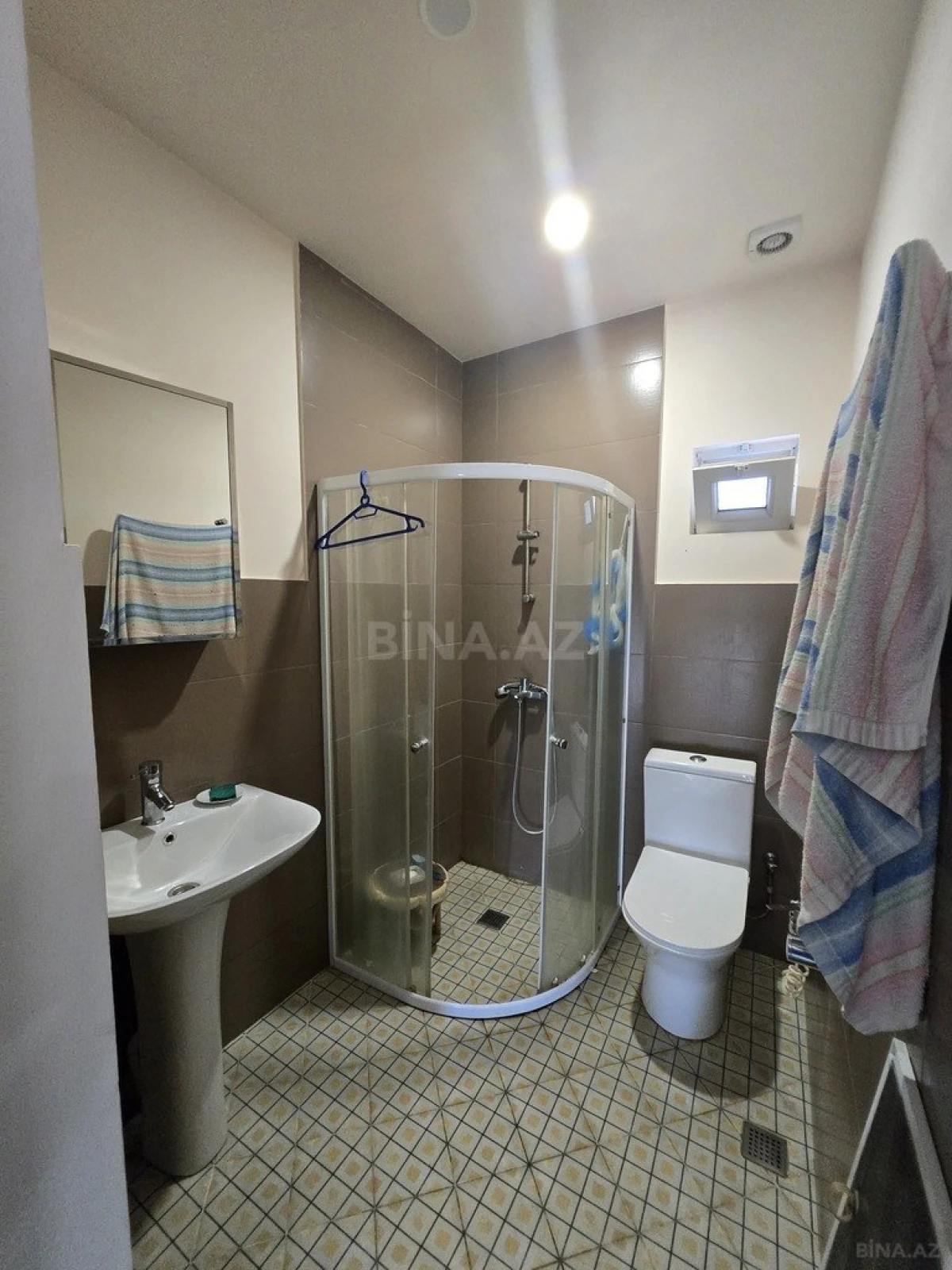 Satılır 6 otaqlı həyət evi 250 m²