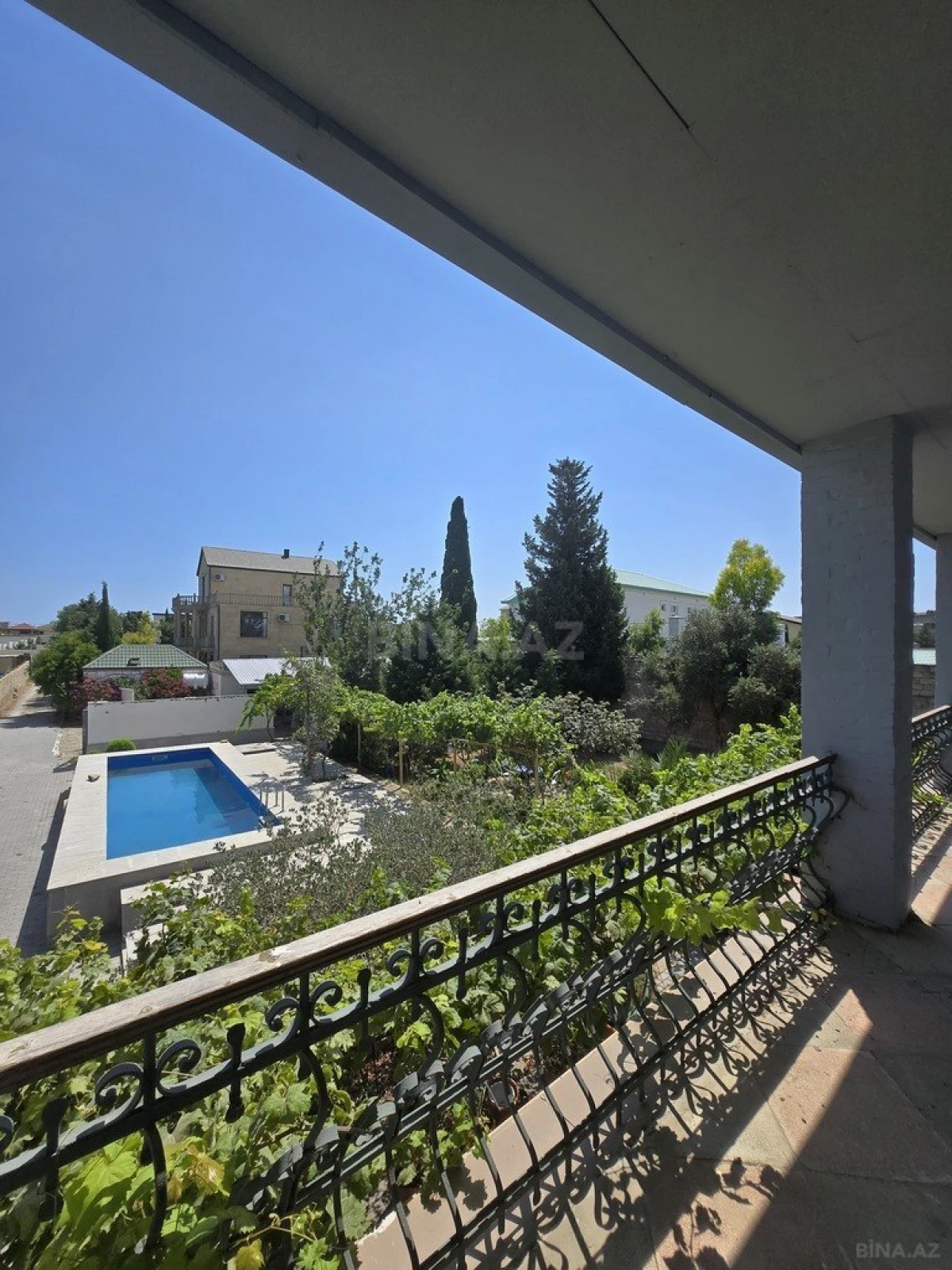 Satılır 6 otaqlı həyət evi 250 m²