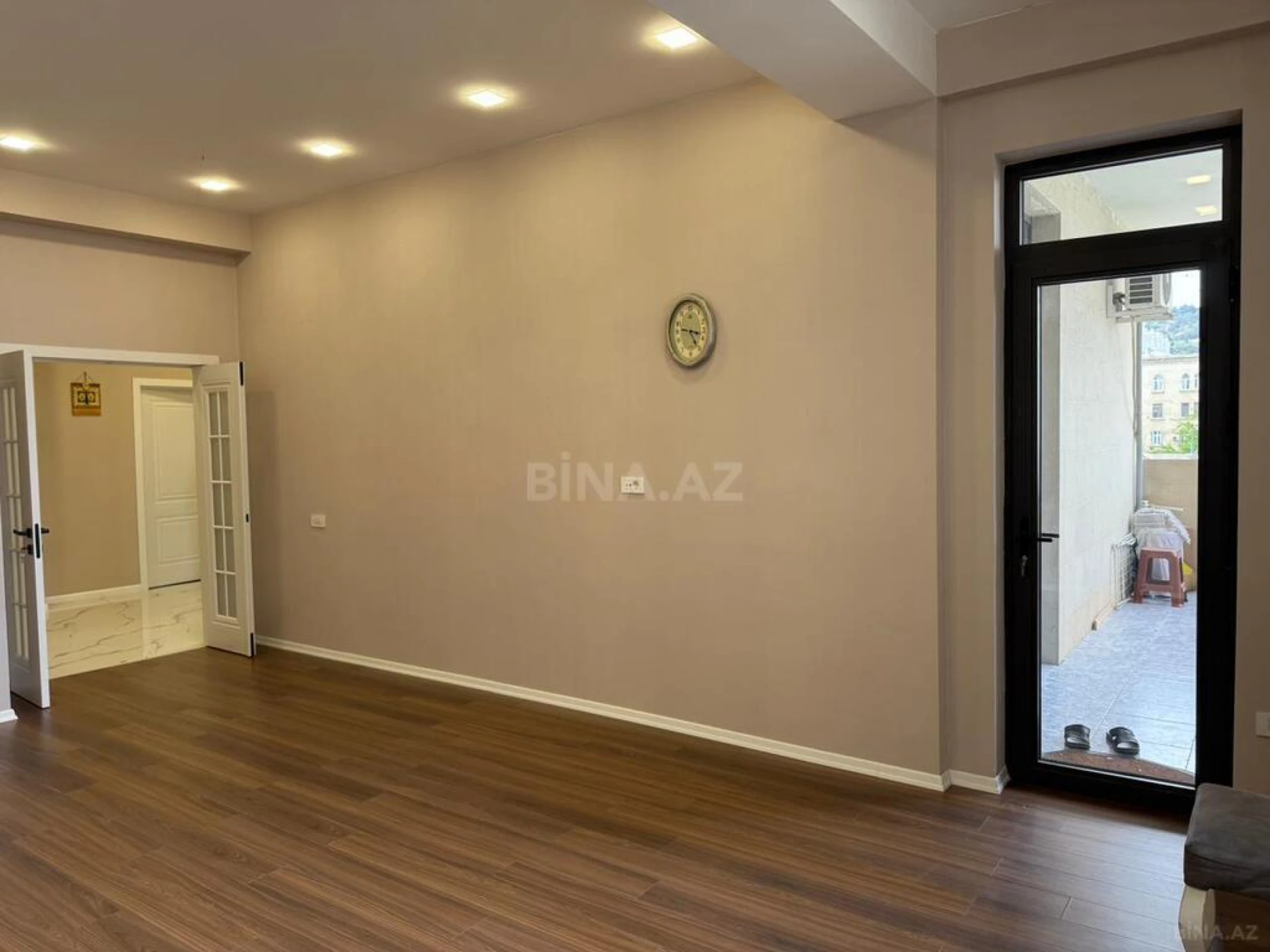 Satılır 4 otaqlı mənzil 106 m²