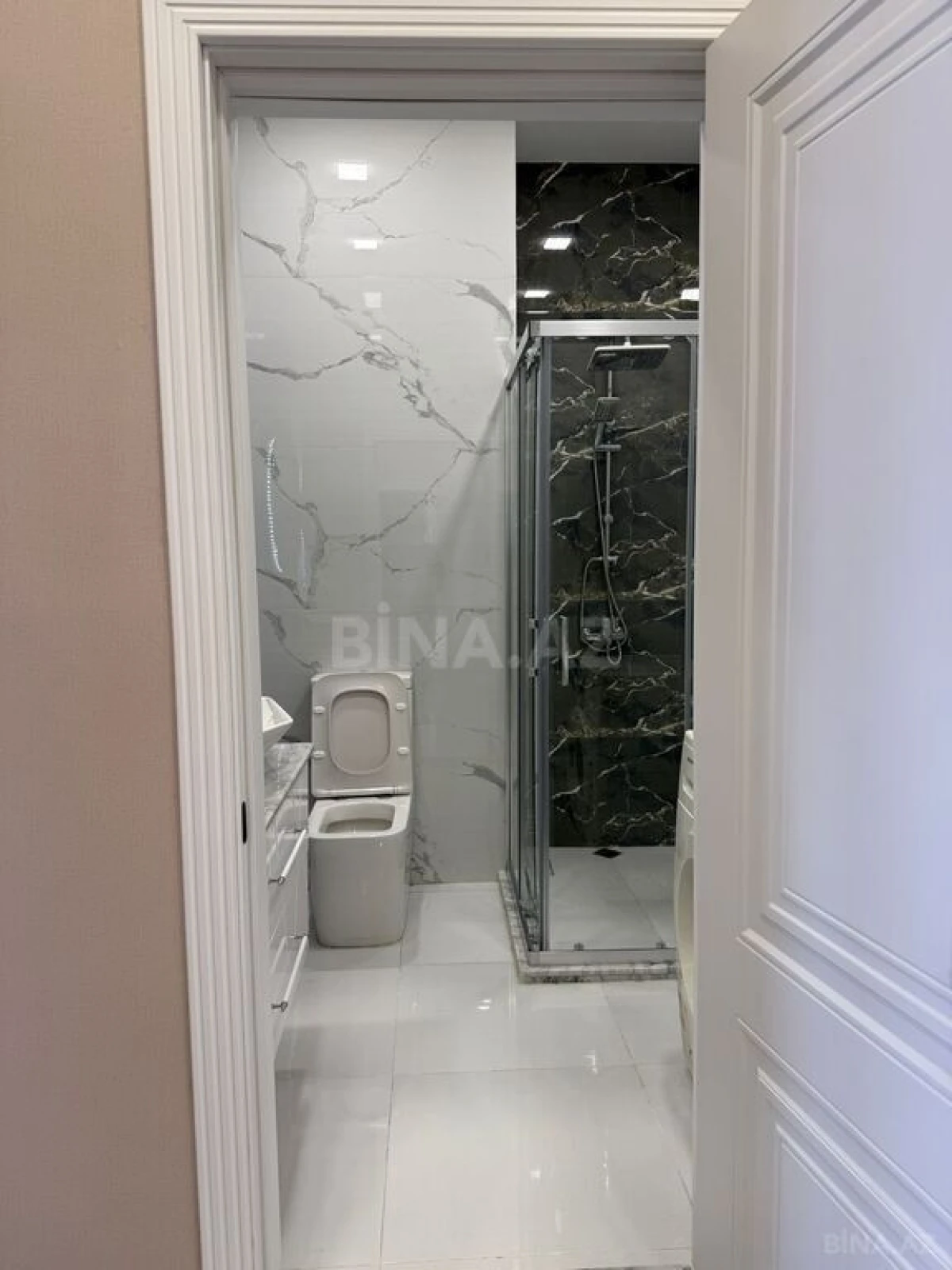 Satılır 4 otaqlı mənzil 106 m²
