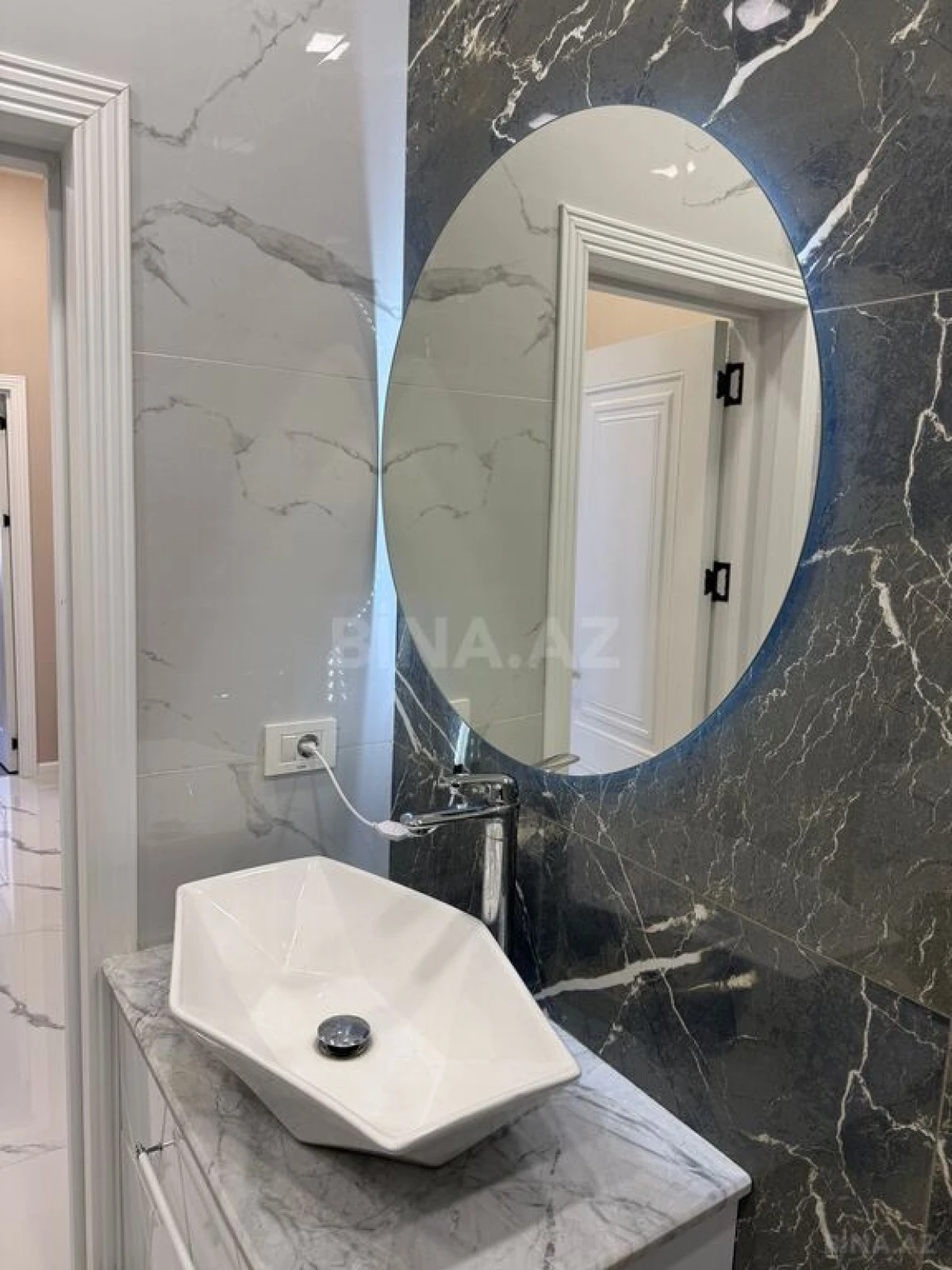 Satılır 4 otaqlı mənzil 106 m²