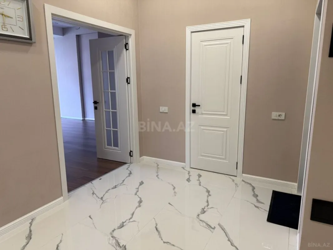 Satılır 4 otaqlı mənzil 106 m²