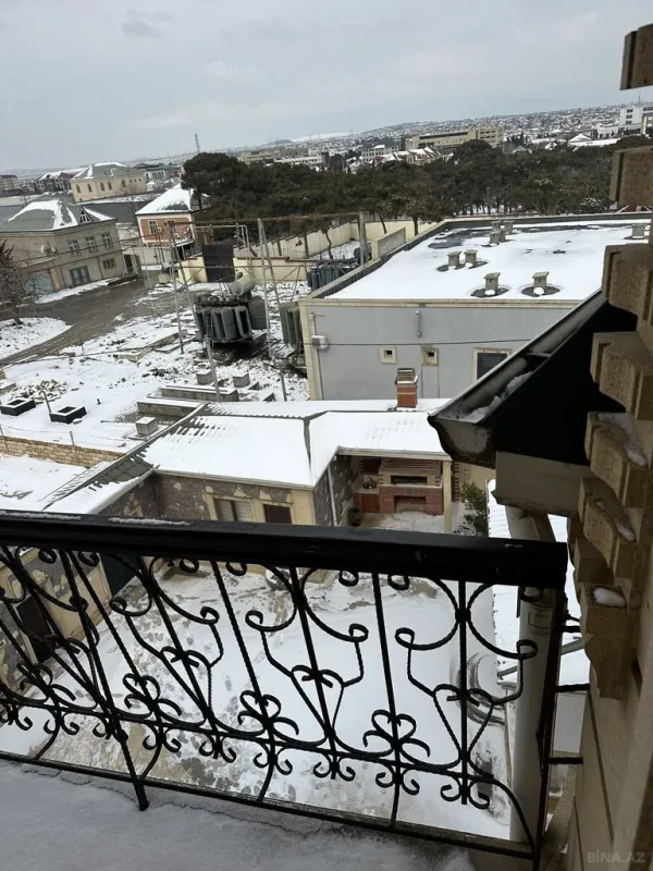 Satılır 7 otaqlı həyət evi 400 m²