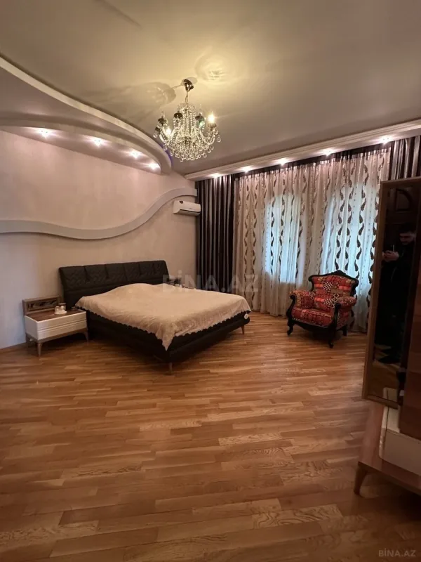 Satılır 7 otaqlı həyət evi 400 m²