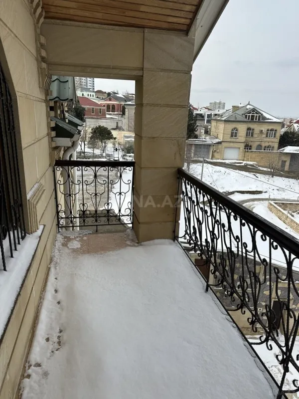 Satılır 7 otaqlı həyət evi 400 m²