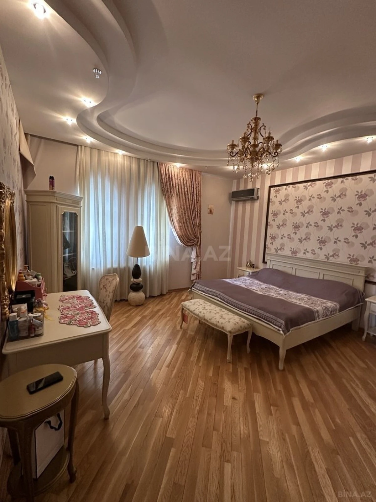 Satılır 7 otaqlı həyət evi 400 m²