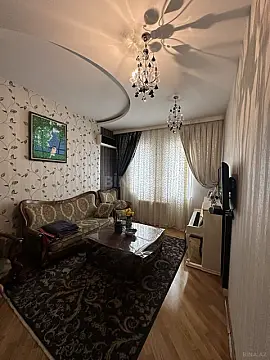 Satılır 7 otaqlı həyət evi 400 m²