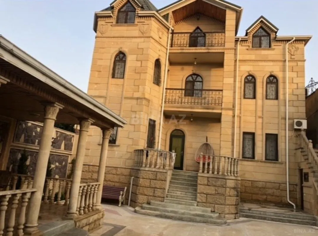 Satılır 7 otaqlı həyət evi 400 m²