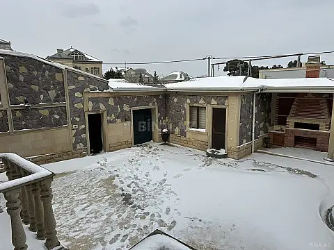 Satılır 7 otaqlı həyət evi 400 m²