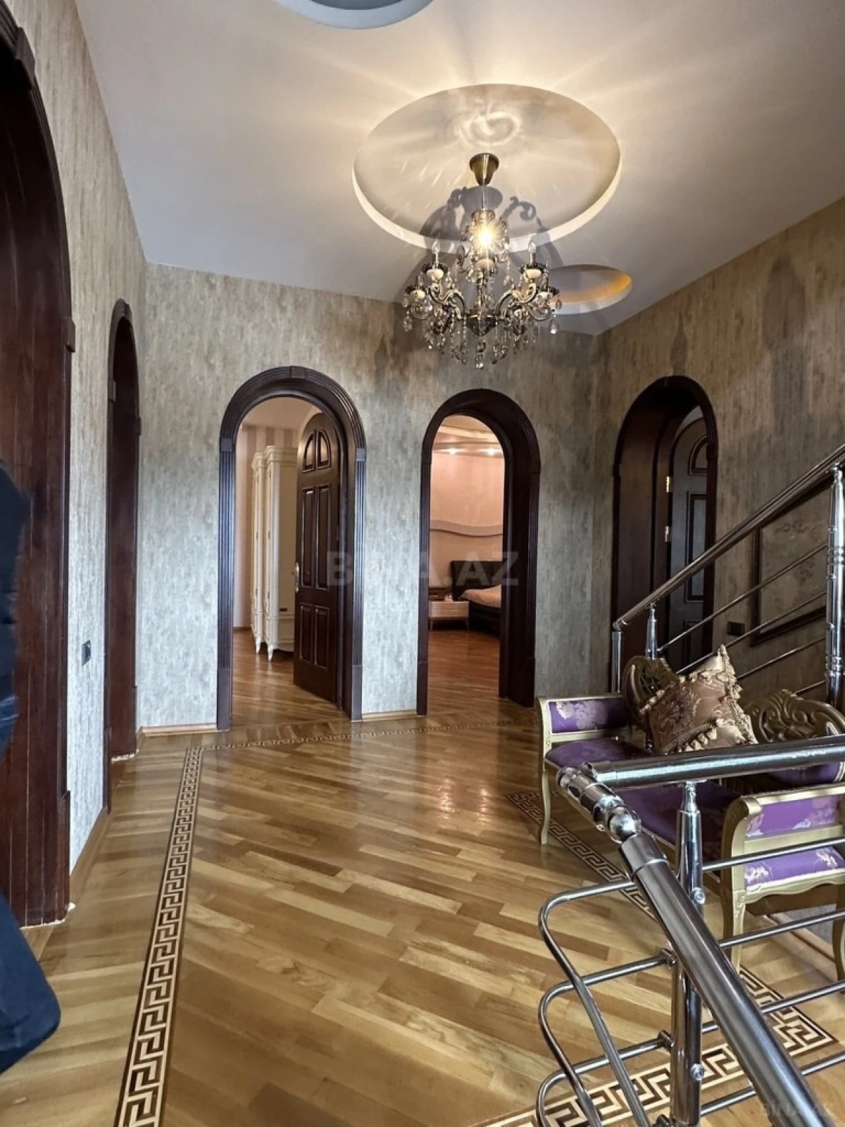 Satılır 7 otaqlı həyət evi 400 m²