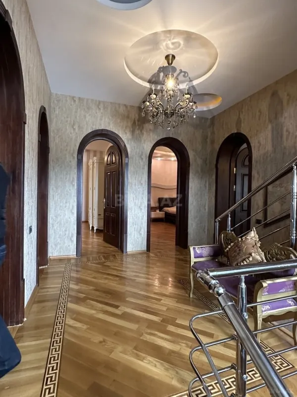 Satılır 7 otaqlı həyət evi 400 m²
