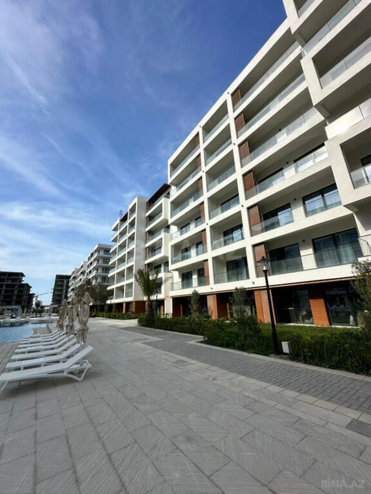 Satılır 1 otaqlı mənzil 56.9 m²