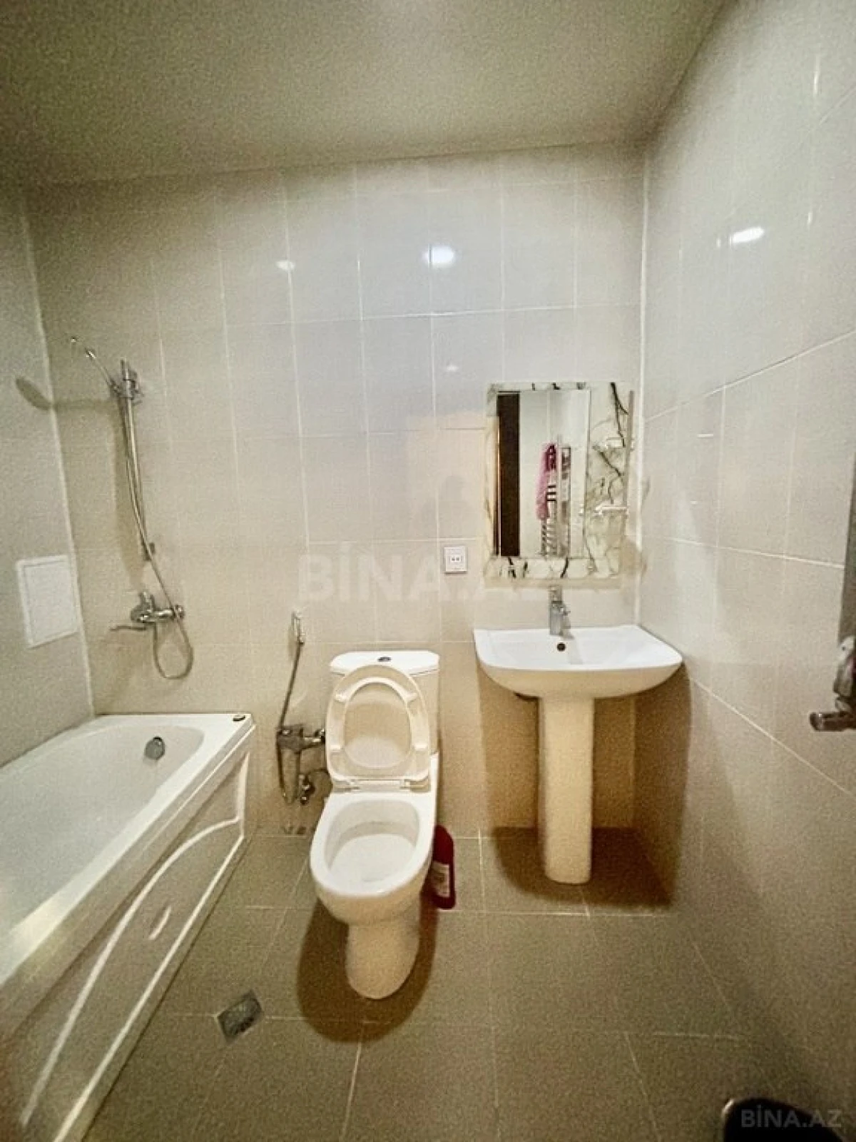 Satılır 2 otaqlı mənzil 55 m²