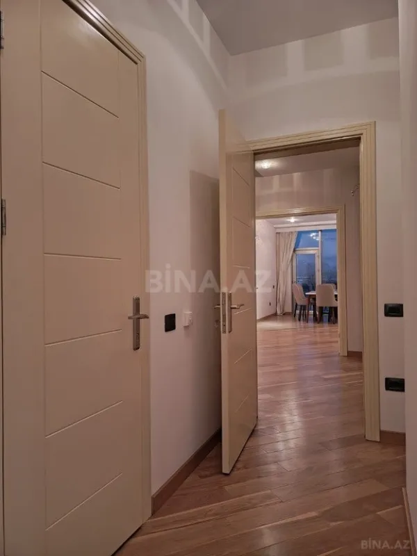 Kirayə verilir 4 otaqlı mənzil 265 m²