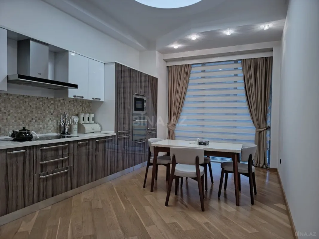 Kirayə verilir 4 otaqlı mənzil 265 m²