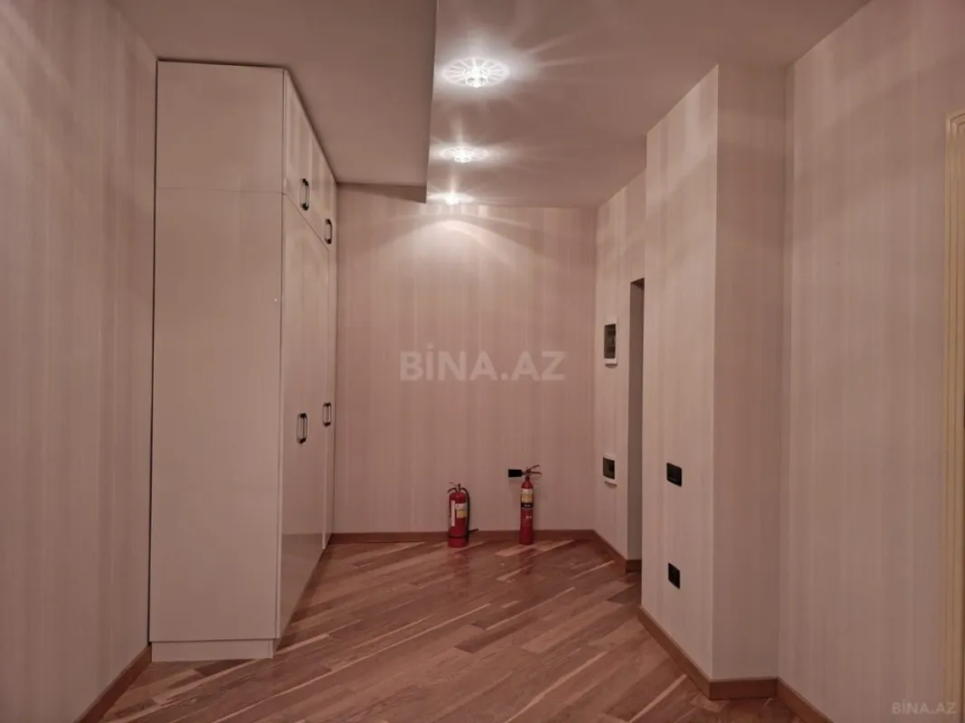 Kirayə verilir 4 otaqlı mənzil 265 m²