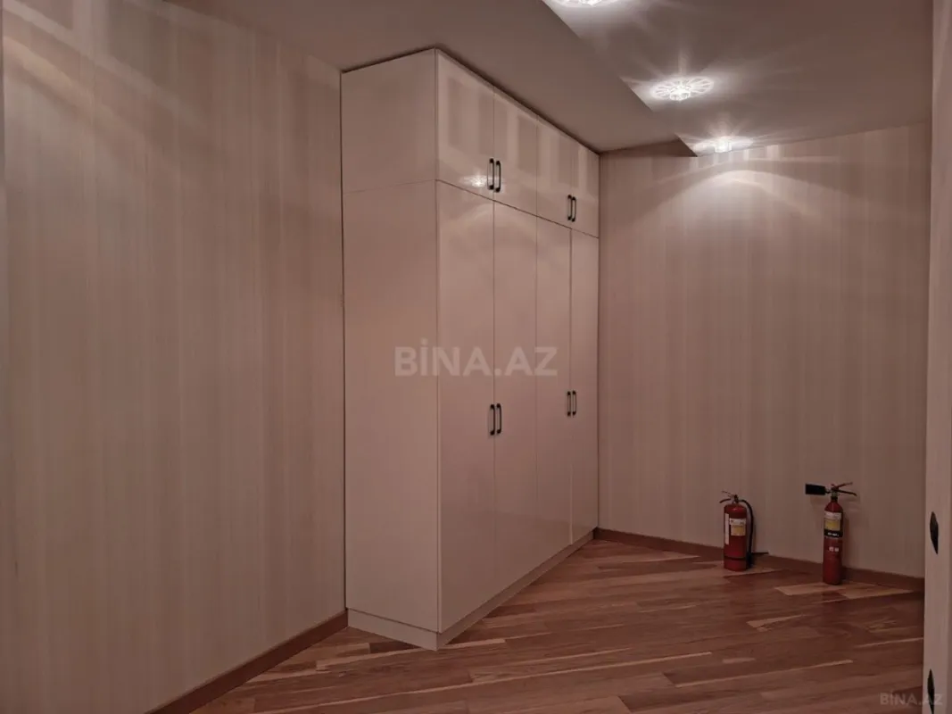 Kirayə verilir 4 otaqlı mənzil 265 m²