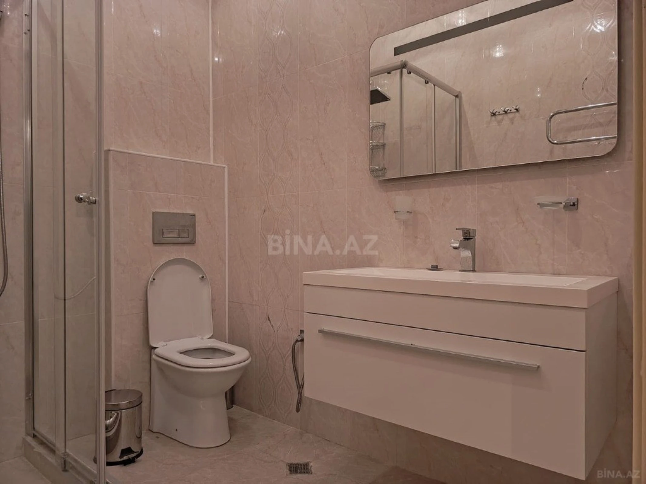 Kirayə verilir 4 otaqlı mənzil 265 m²