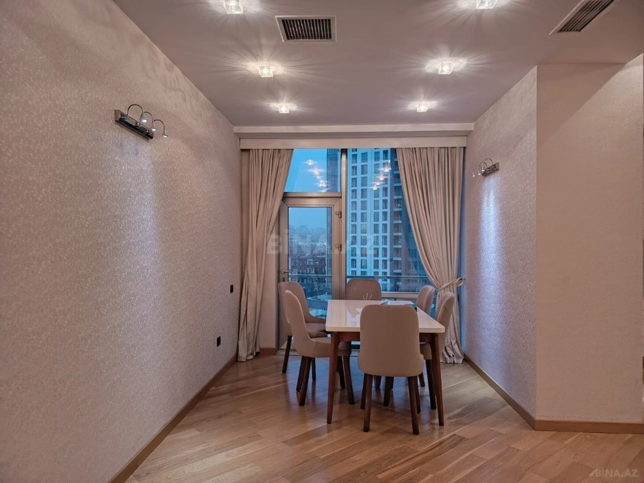 Kirayə verilir 4 otaqlı mənzil 265 m²