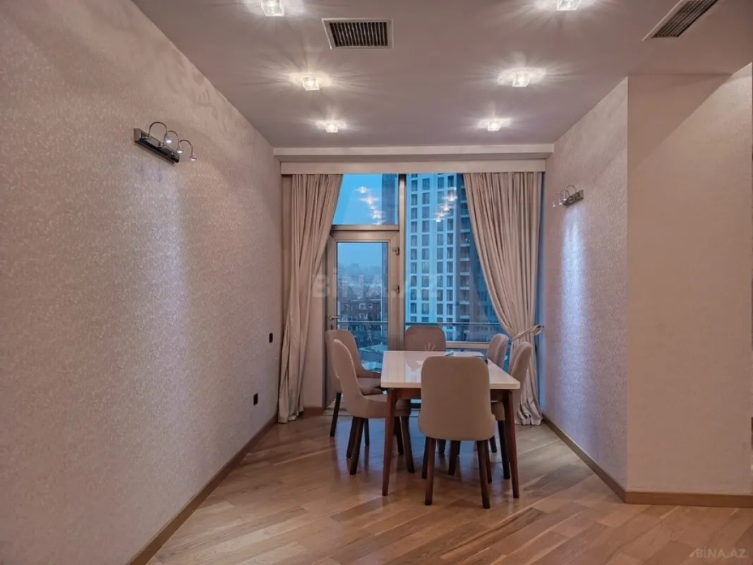 Kirayə verilir 4 otaqlı mənzil 265 m²