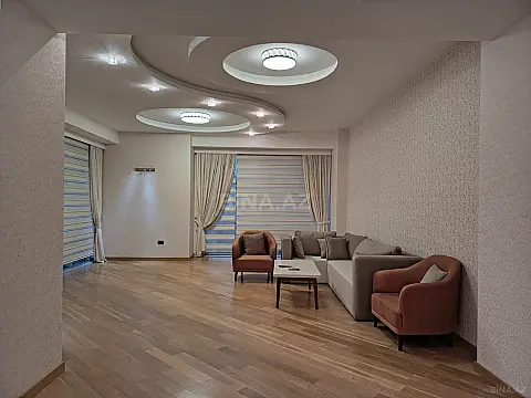 Kirayə verilir 4 otaqlı mənzil 265 m²