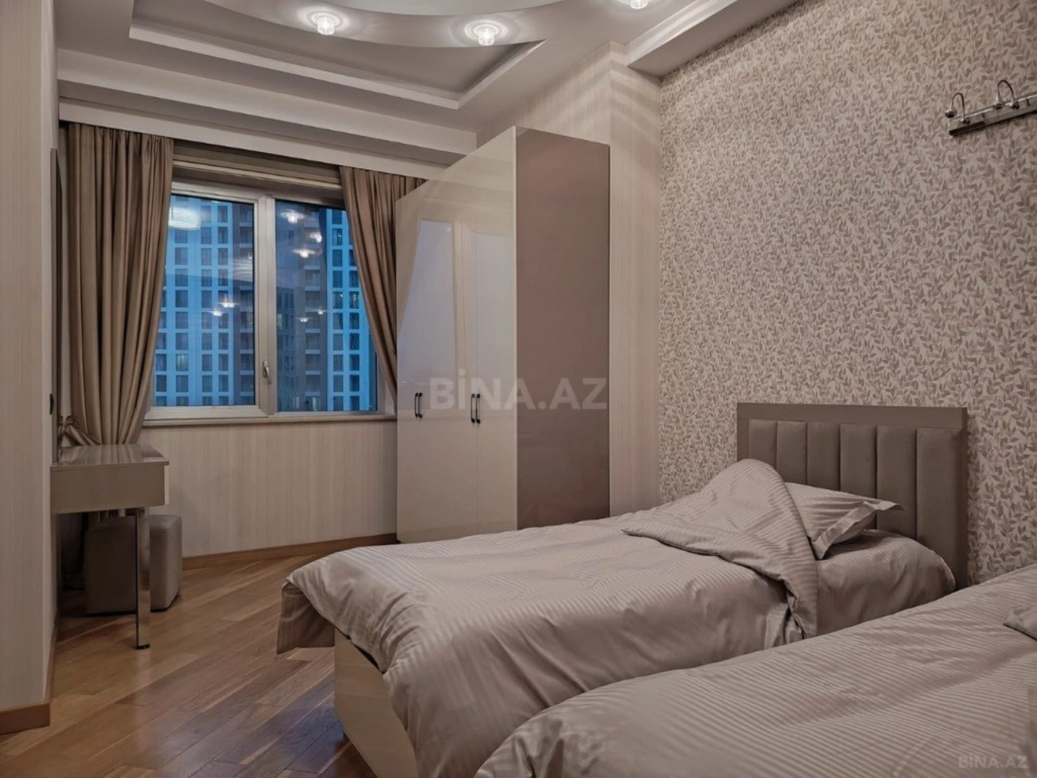 Kirayə verilir 4 otaqlı mənzil 265 m²