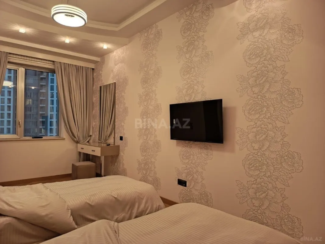Kirayə verilir 4 otaqlı mənzil 265 m²