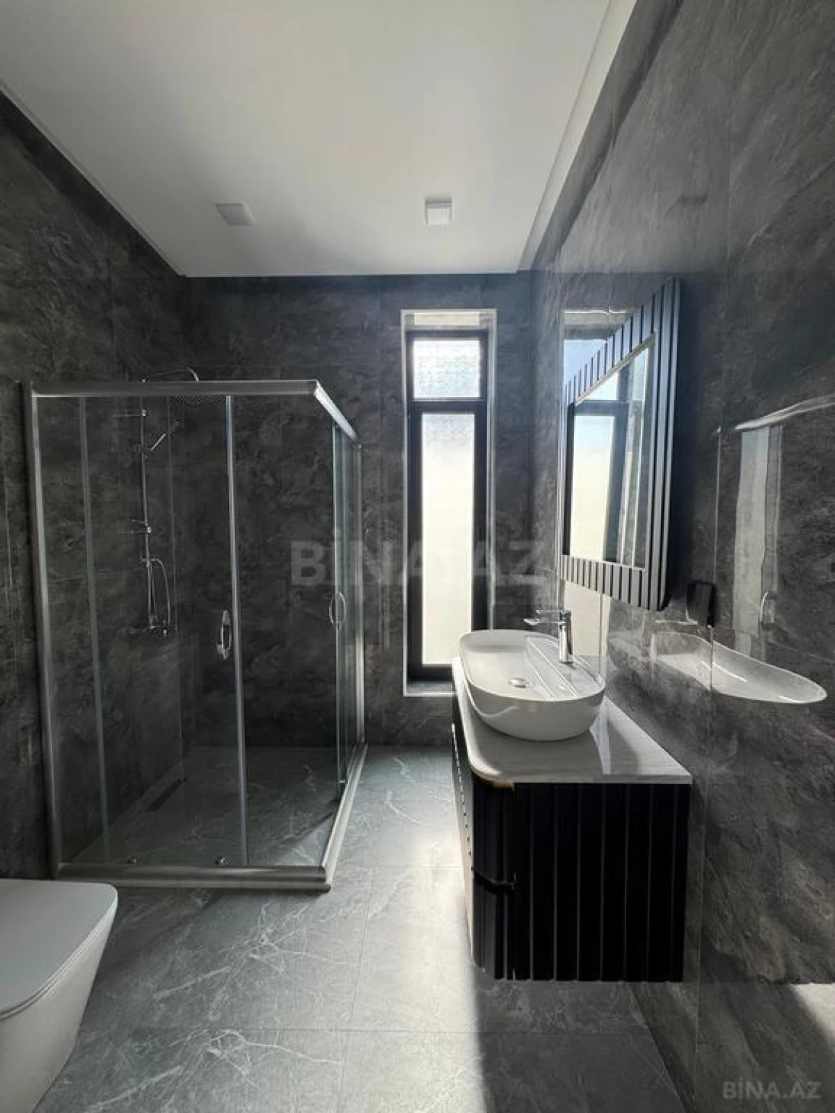 Satılır 5 otaqlı həyət evi 195 m²