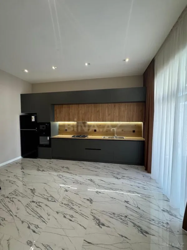 Satılır 5 otaqlı həyət evi 195 m²