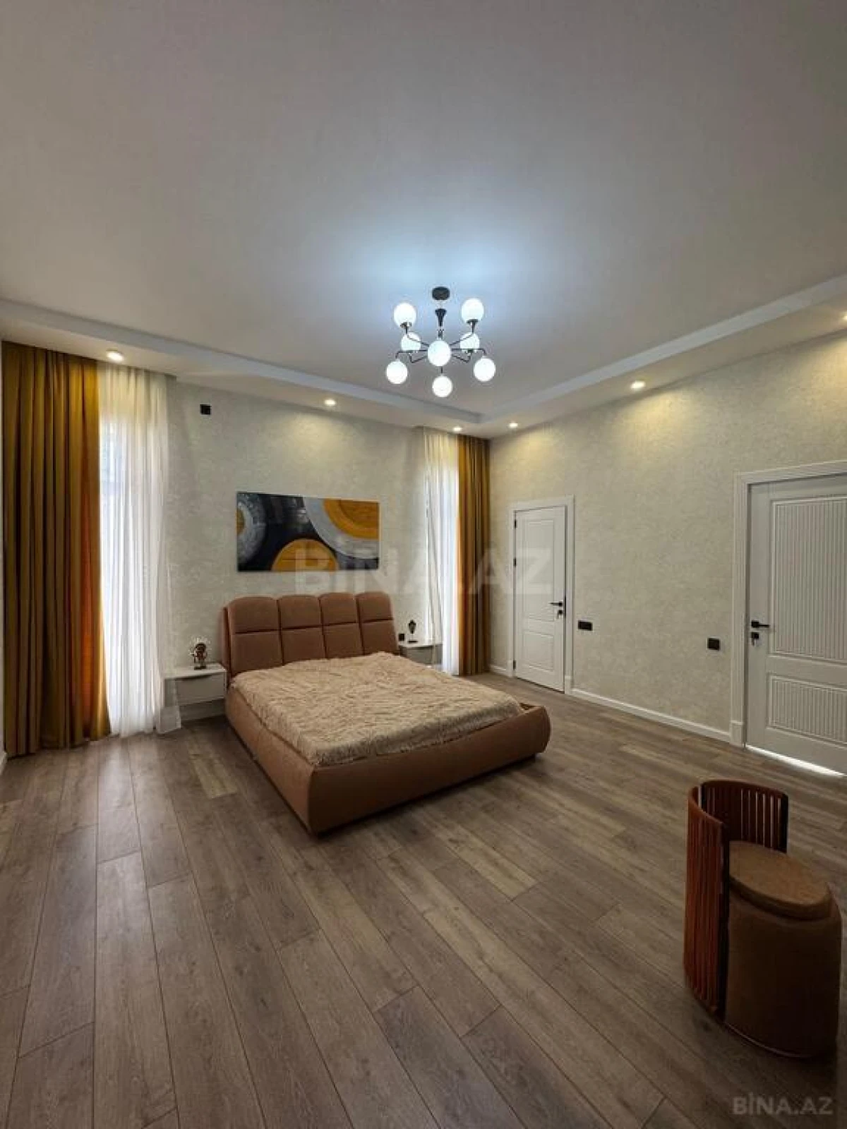 Satılır 5 otaqlı həyət evi 195 m²