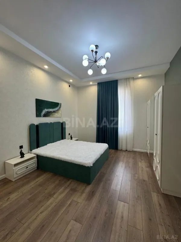 Satılır 5 otaqlı həyət evi 195 m²