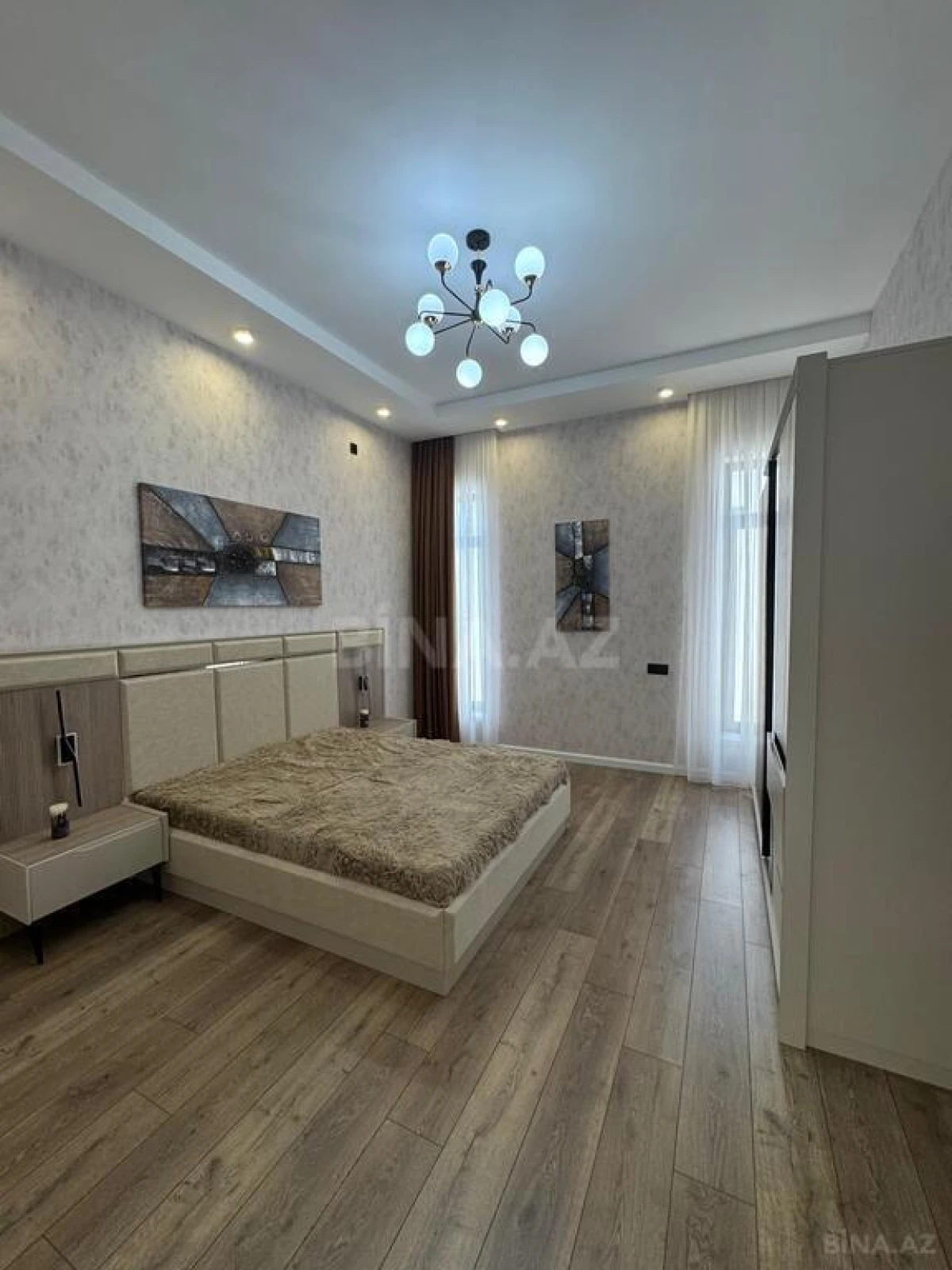 Satılır 5 otaqlı həyət evi 195 m²