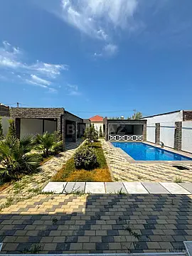 Satılır 4 otaqlı həyət evi 145 m²