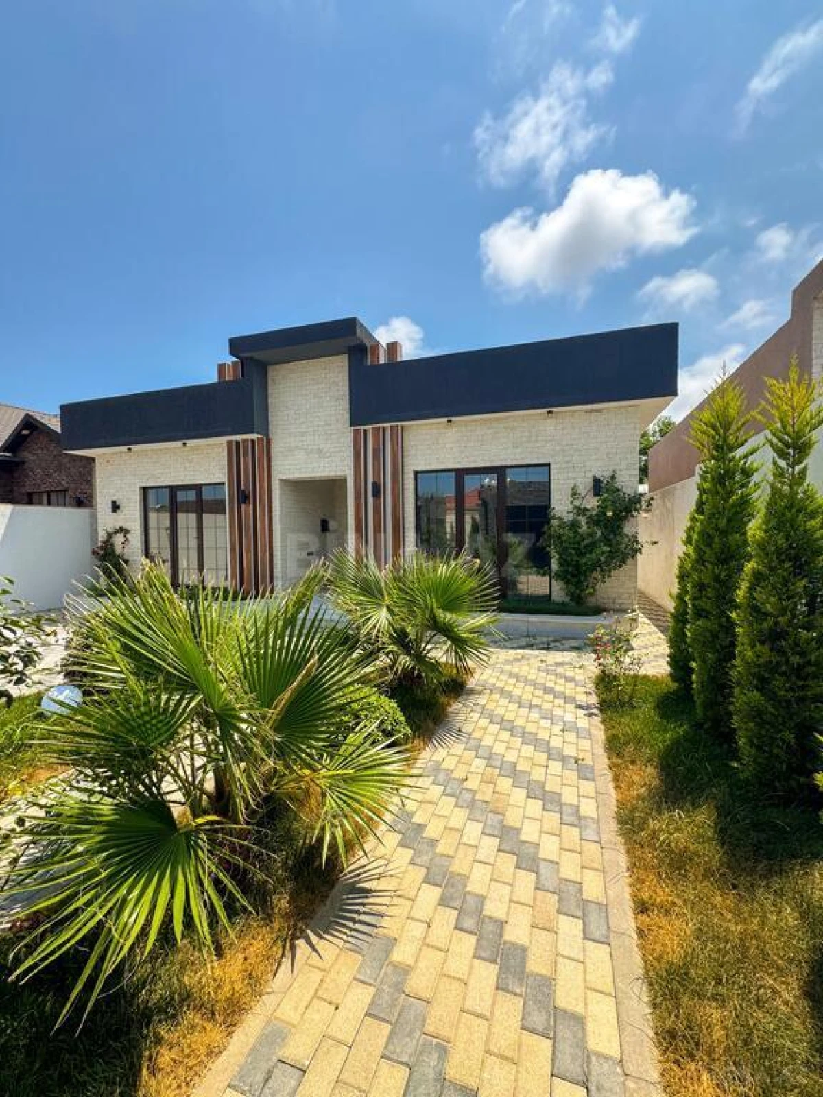 Satılır 4 otaqlı həyət evi 145 m²