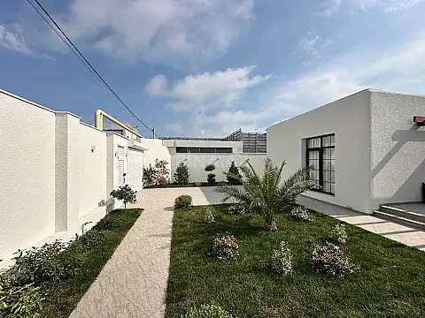 Satılır 4 otaqlı həyət evi 180 m²