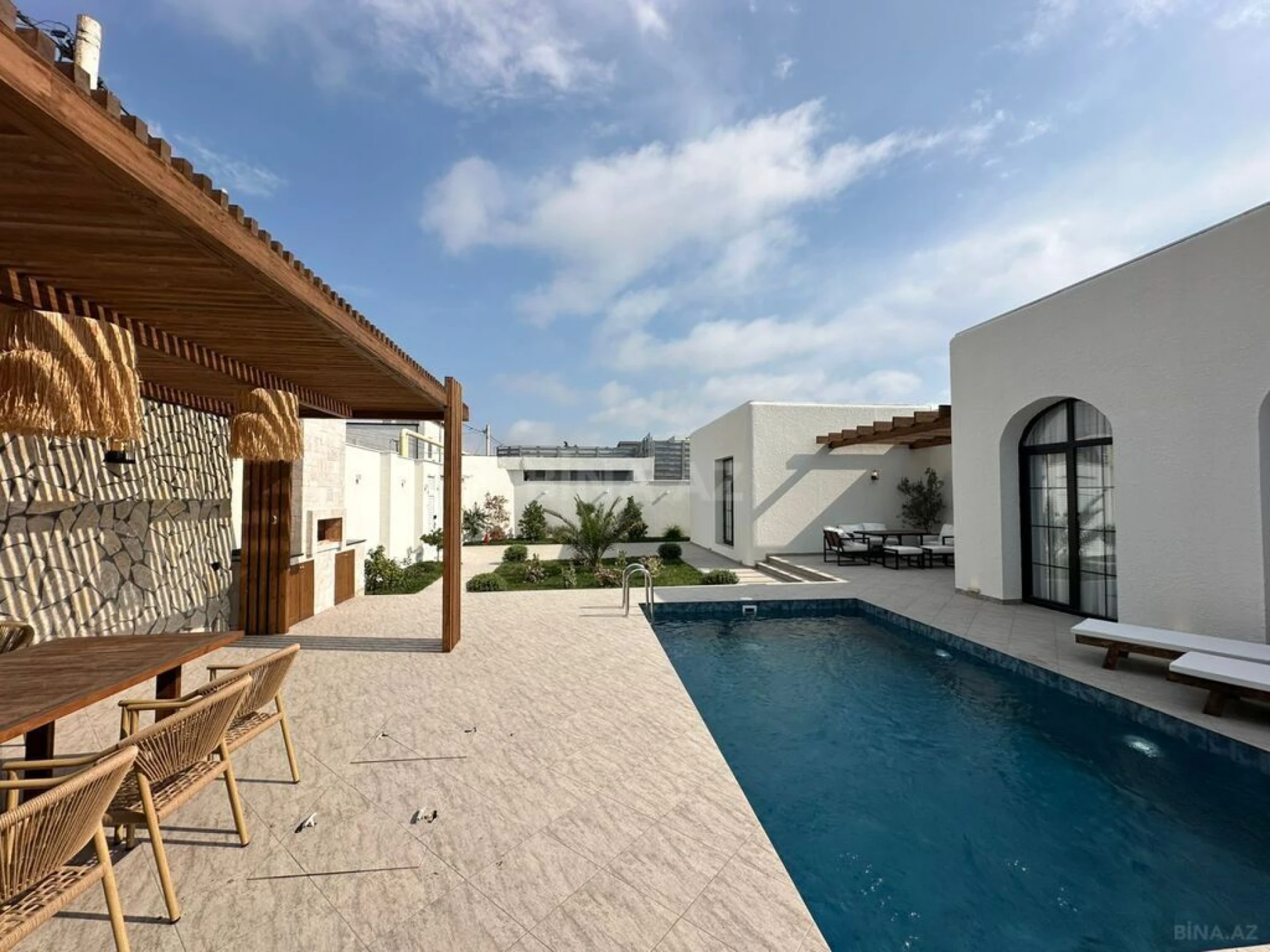 Satılır 4 otaqlı həyət evi 180 m²