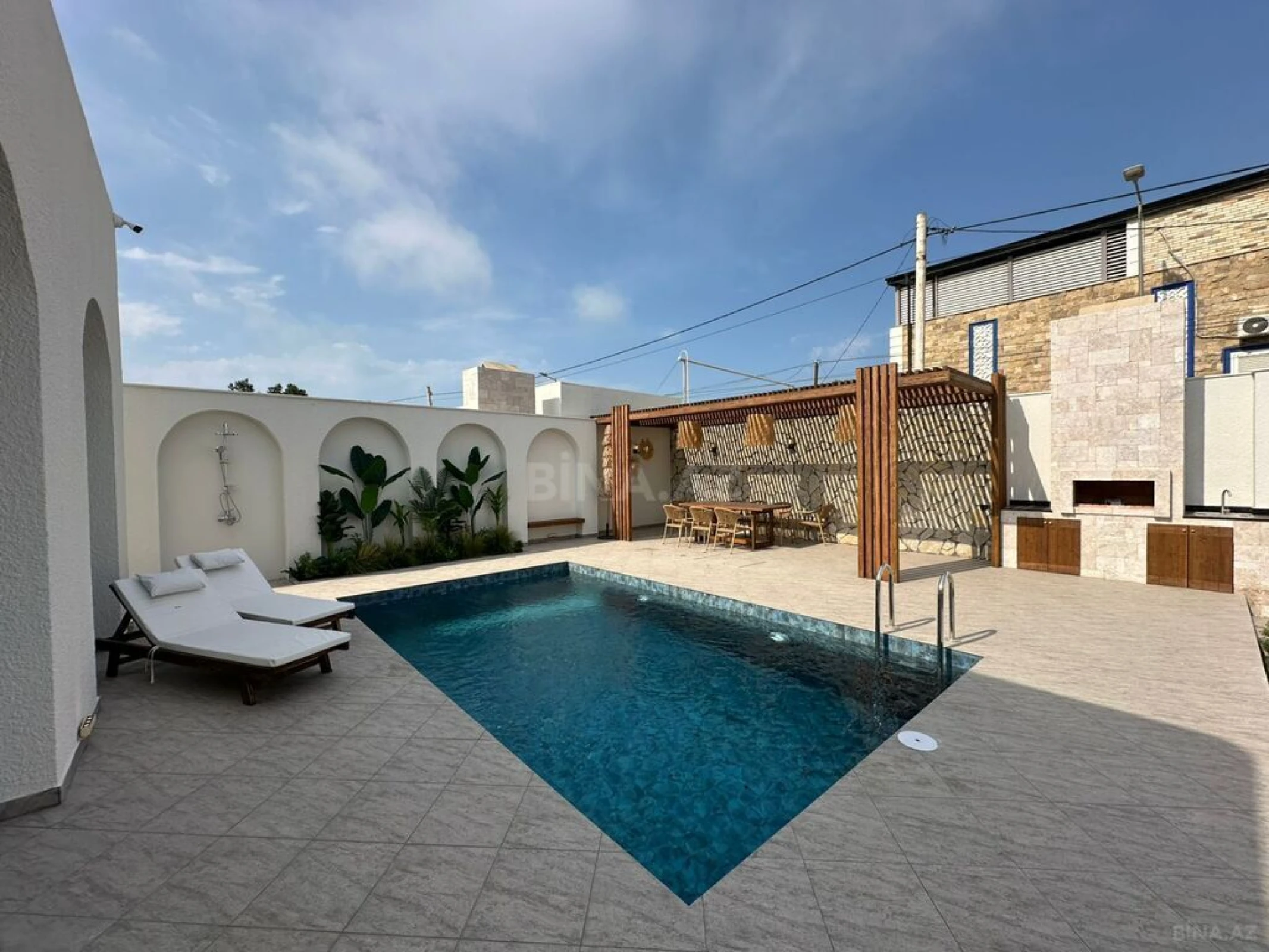 Satılır 4 otaqlı həyət evi 180 m²