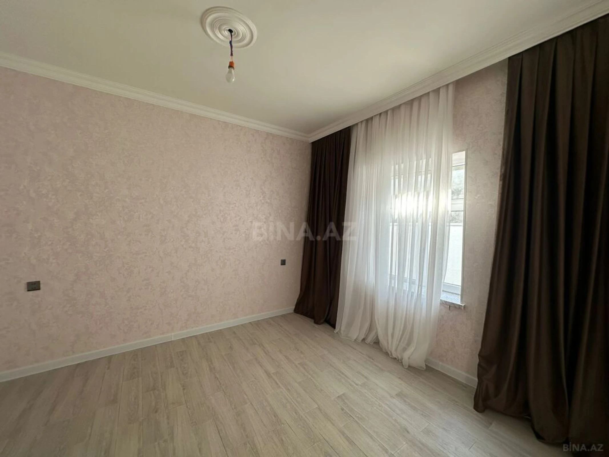 Satılır 4 otaqlı həyət evi 140 m²