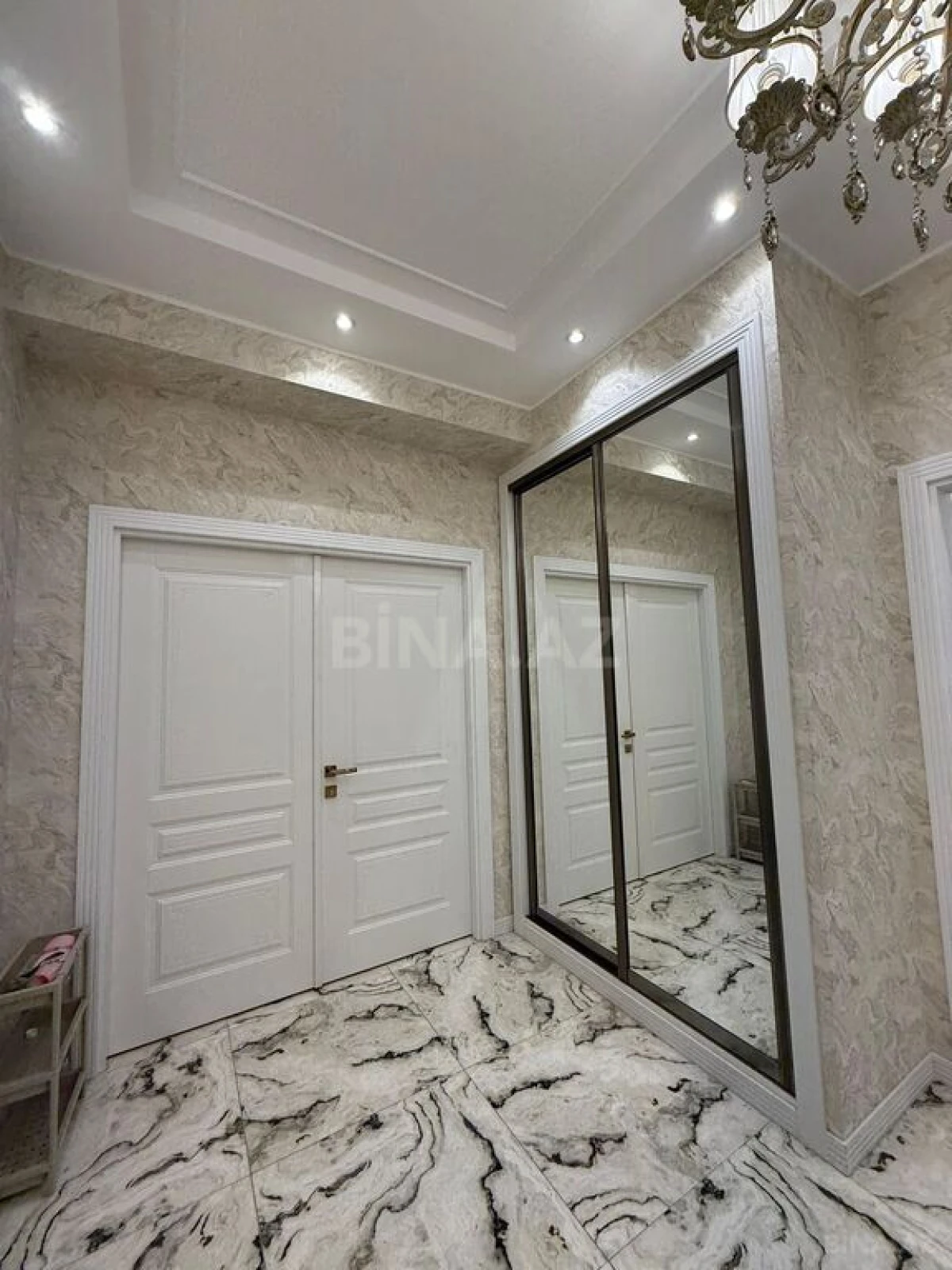 Kirayə verilir 3 otaqlı mənzil 125 m²