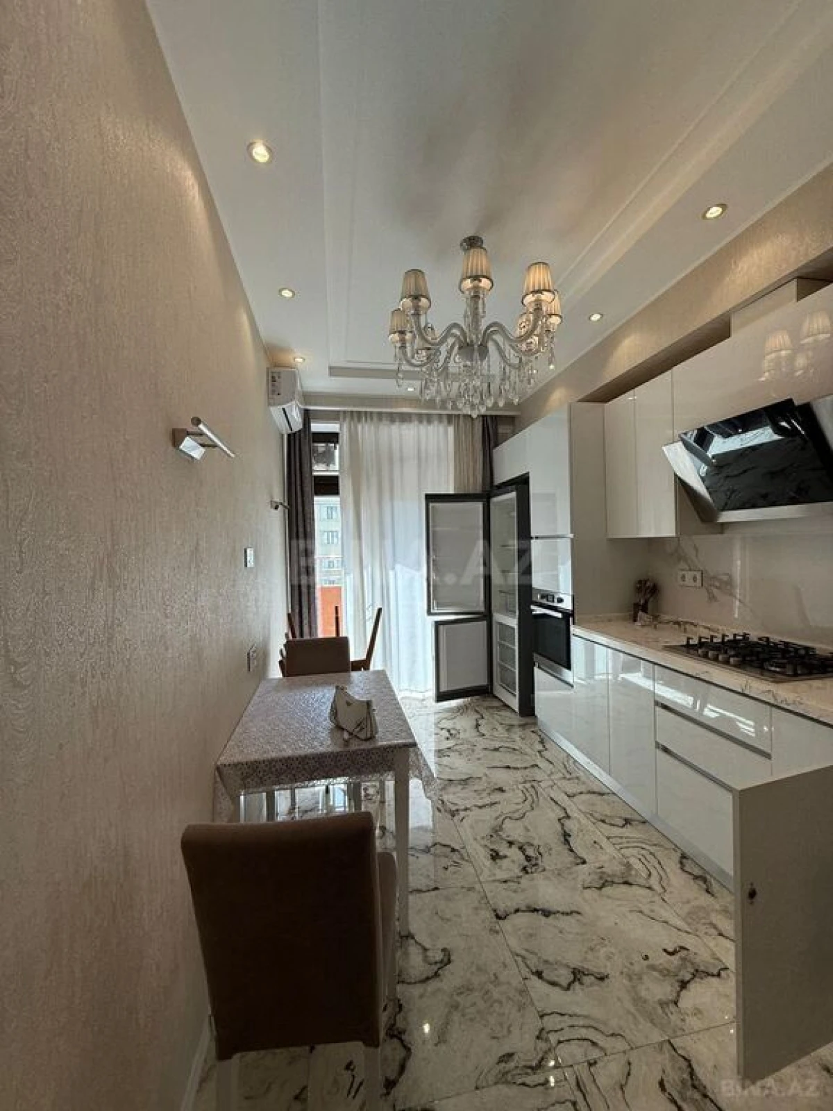 Kirayə verilir 3 otaqlı mənzil 125 m²