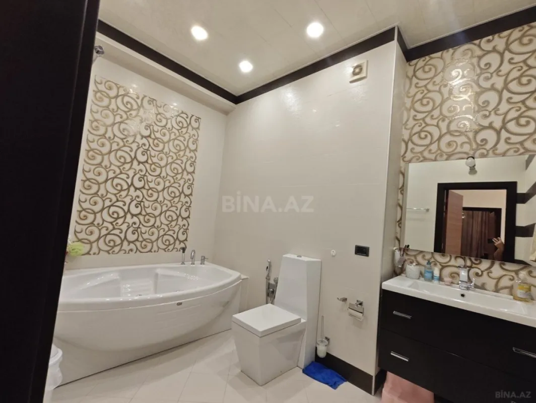 Satılır 4 otaqlı mənzil 200 m²