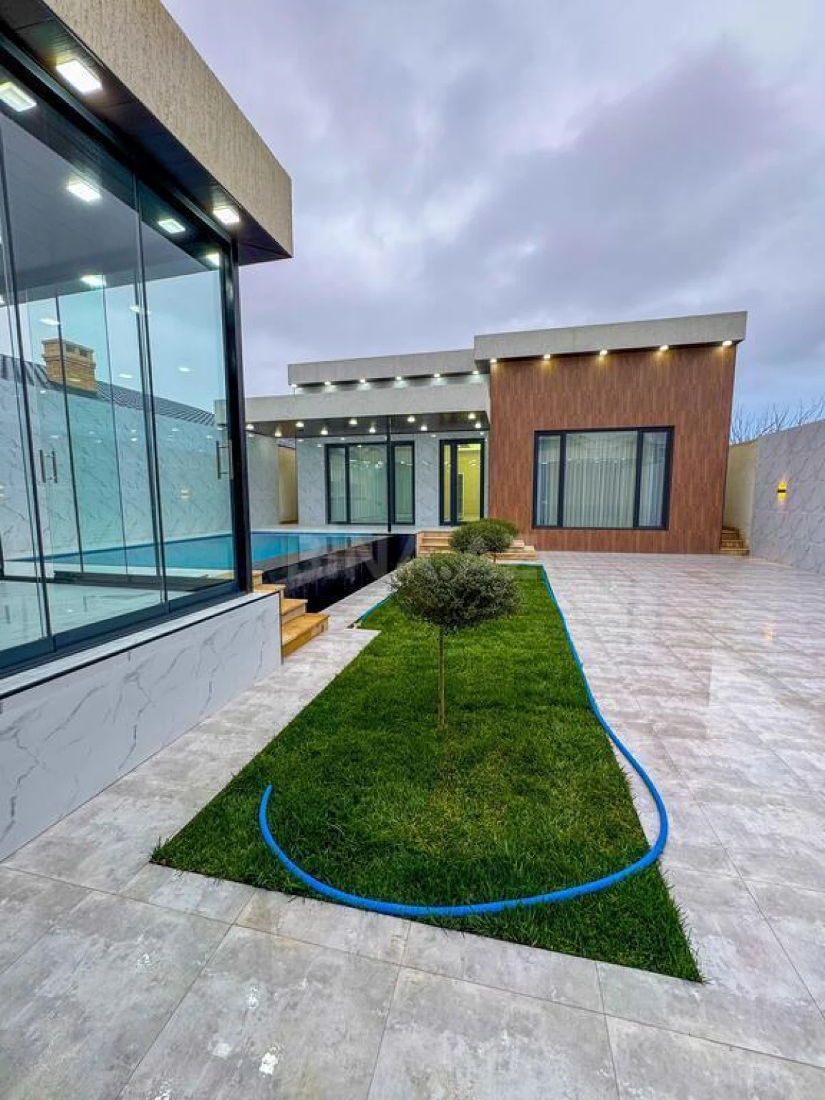 Satılır 4 otaqlı həyət evi 175 m²