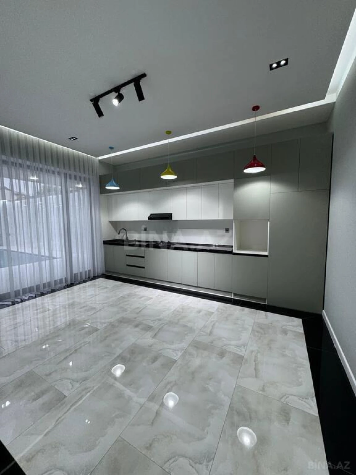 Satılır 4 otaqlı həyət evi 175 m²