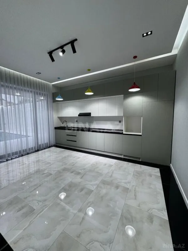 Satılır 4 otaqlı həyət evi 175 m²